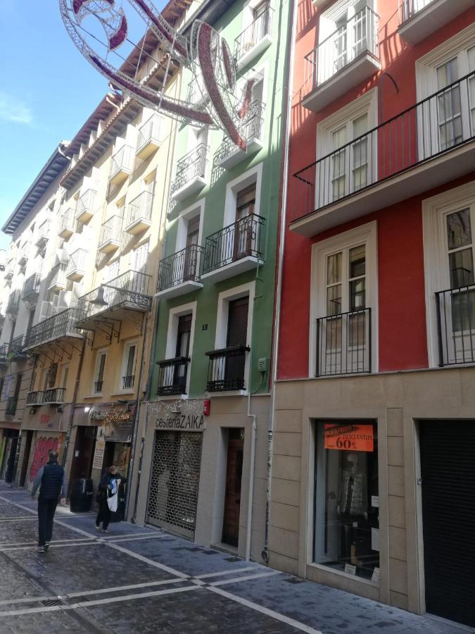 Balcon Curva De Estafeta - Centro Apartment Pamplona Luaran gambar
