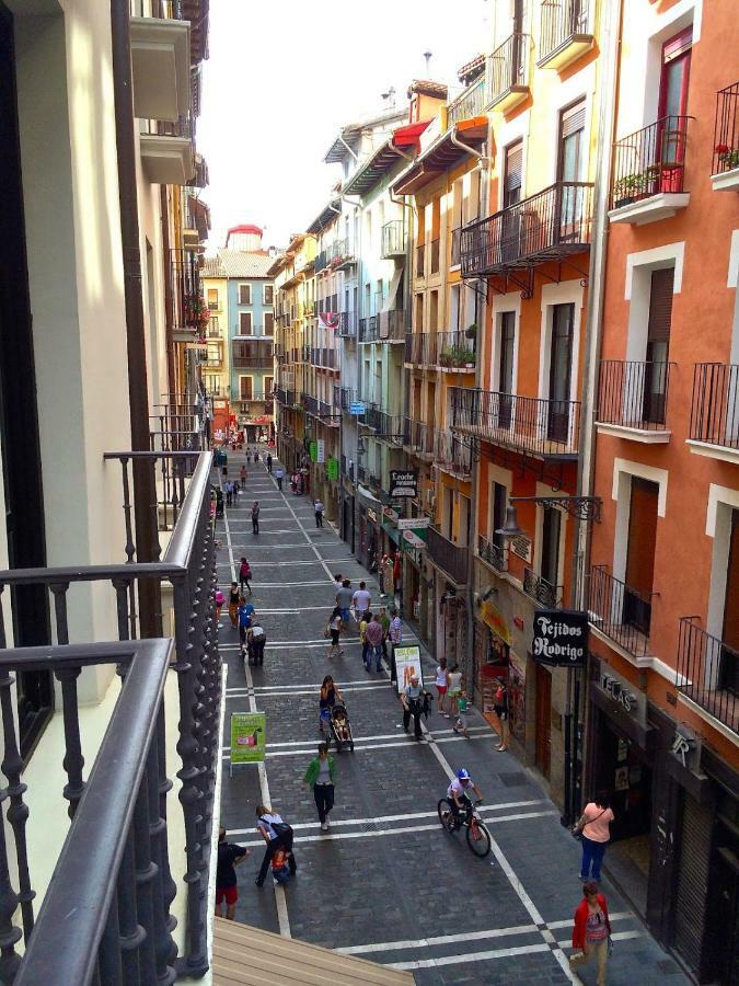 Balcon Curva De Estafeta - Centro Apartment Pamplona Luaran gambar